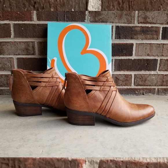 bare traps goldie bootie